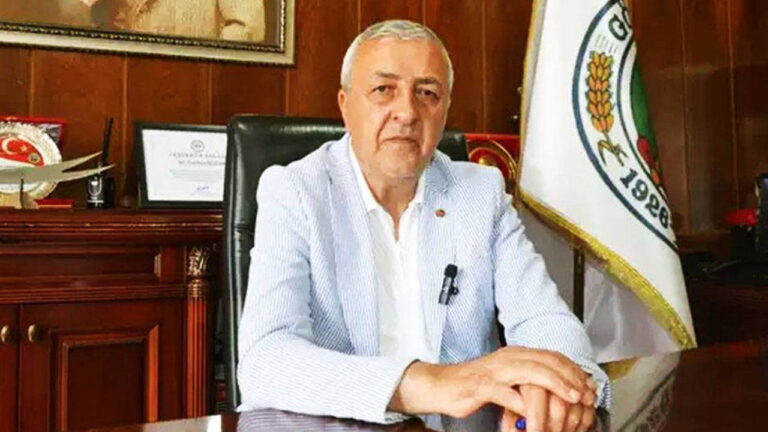 chp-goleden-istifa-eden-gokhan-budaka-tepki-akplilerle-gorustu-istifa-etti-Hi69MWVa.jpg
