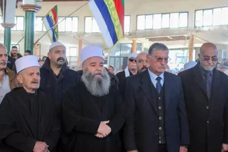 israil-destekli-durziler-suveydada-yerel-yonetim-ilan-etti-hHdAUrYx.jpg