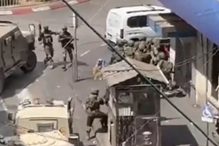 israil-ordusundan-ramallaha-baskin-58-filistinli-yaralandi-8zvS1XOT.jpg