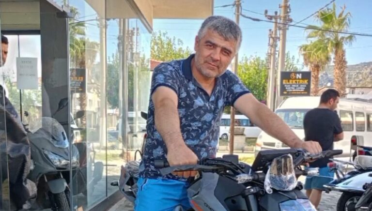 motosiklet-surucusu-elektrik-diregine-carparak-hayatini-kaybetti-w33jCCsb.jpg