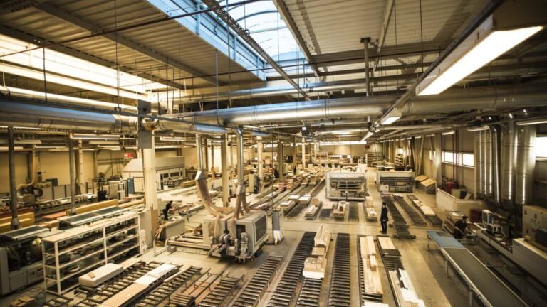 rallici-turk-is-insaninin-fabrikasi-icradan-satisa-cikti-dev-fabrika-39-bin-771-metrekare-E64qXVbN.jpg