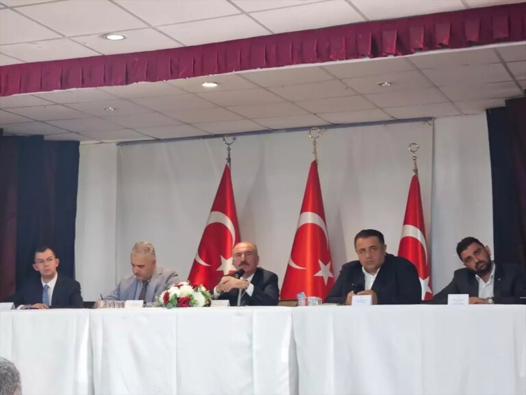 vali-calgan-bayatta-muhtarlarla-bulustu-bphgnXiW.jpg