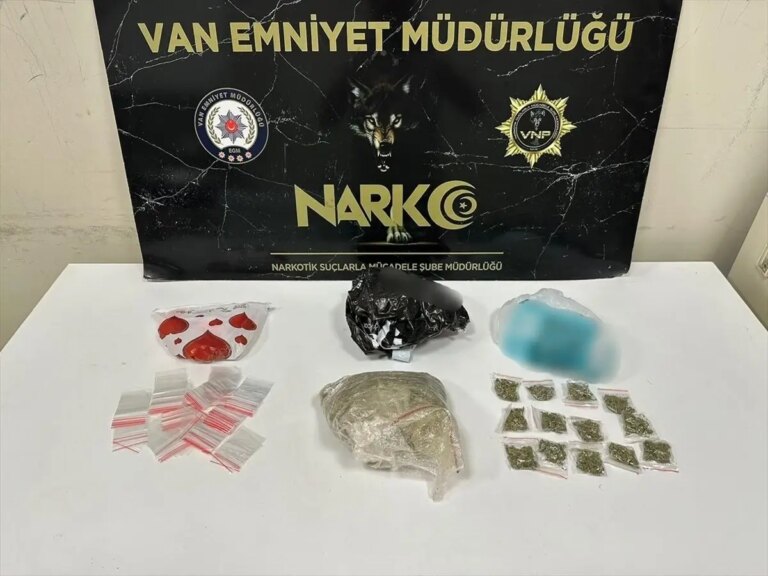 vanda-uyusturucu-operasyonu-45-gozalti-9QHrUbGw.jpg