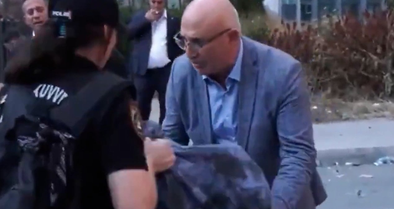 agir-cantayi-gorunce-devreye-girdi-chpli-tanaldan-erkek-polislere-uyari-KYZrGZwP.jpg