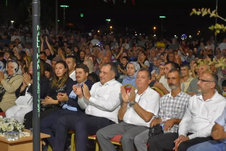 nallihanda-sonbahar-senligi-coskusu-cb2Q27Rn.jpg