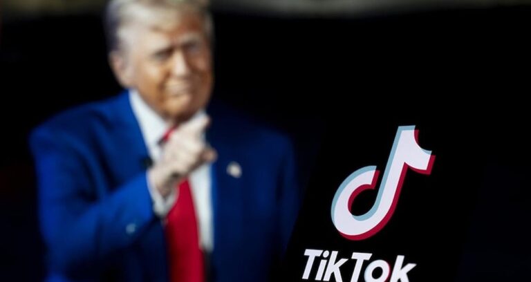 trump-tiktokun-satin-alinmasi-konusunda-anlasmaya-vardik-6k4ui4KF.jpg