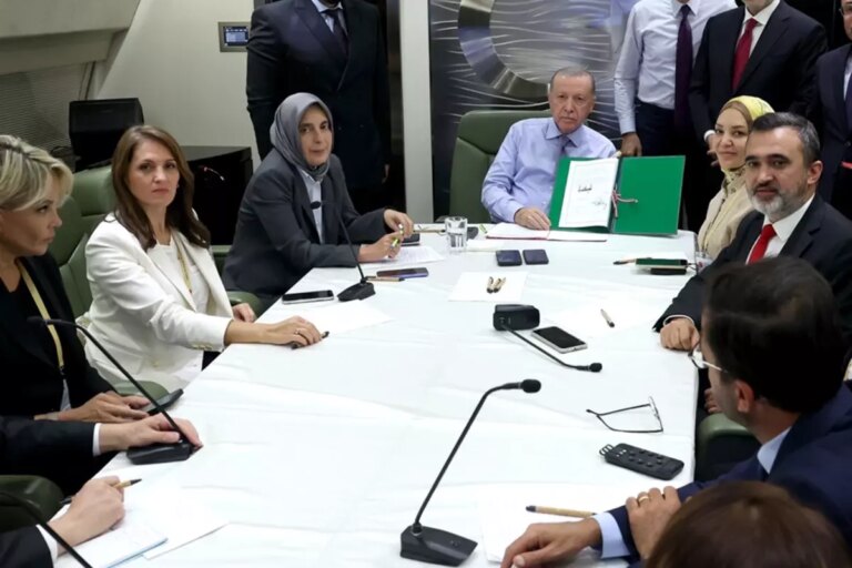 cumhurbaskani erdogan tek cozum 1967 sinirlariyla filistin GiDs45As.jpg