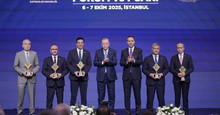 enerji-verimliligi-forum-ve-fuarinda-senver25-odulleri-sahiplerini-buldu-l96FAvxe.webp