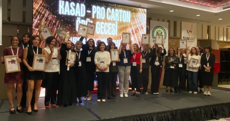 kasad-pro-carton-ulusal-odulleri-2025-sahiplerini-buldu-ExFHN8ym.webp