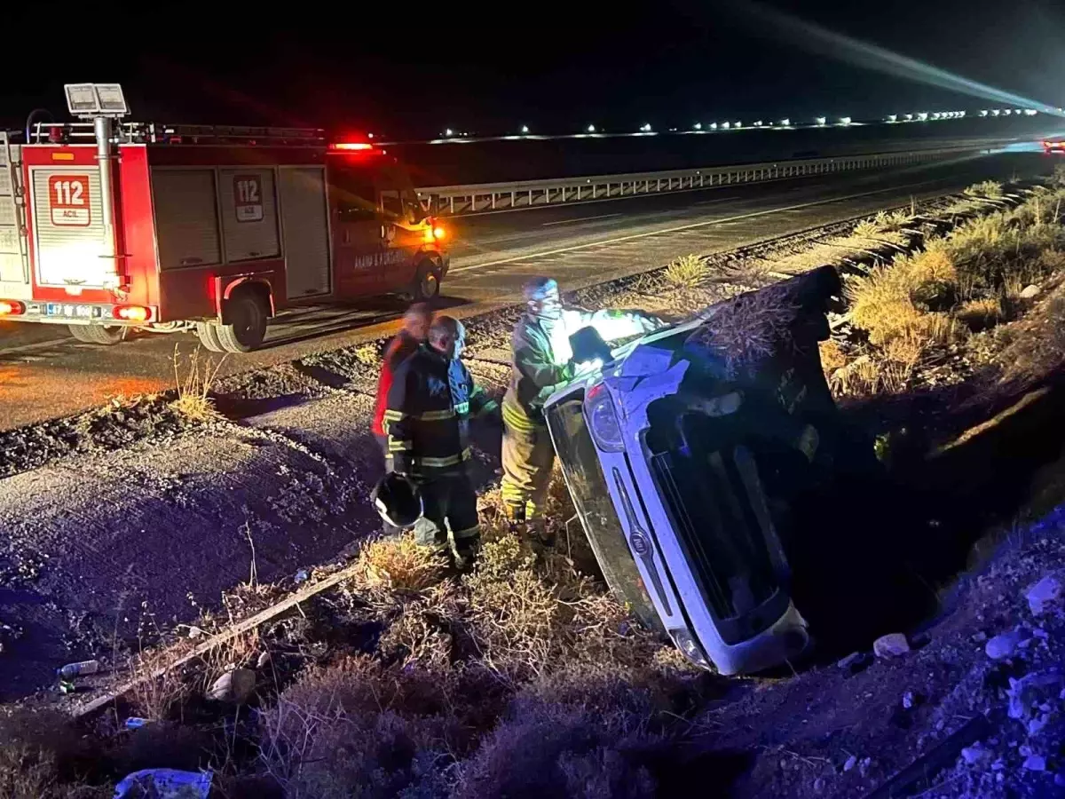 mardinde hafif ticari arac devrildi surucu yaralandi FN9GjRg4.jpg