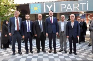 selendi iyi partinin yeni baskani ilhan turk oldu cNJrpZIH.jpg