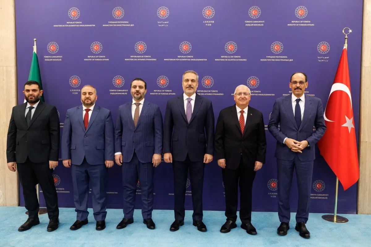 turk ve suriyeli yetkililer suriyenin toprak butunlugu icin bir araya geldi YDgPzk2I.jpg