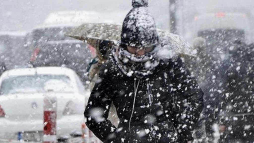 Kış geri dönüyor: Sıcaklık 9 derece düşecek, 12 ile kar uyarısı